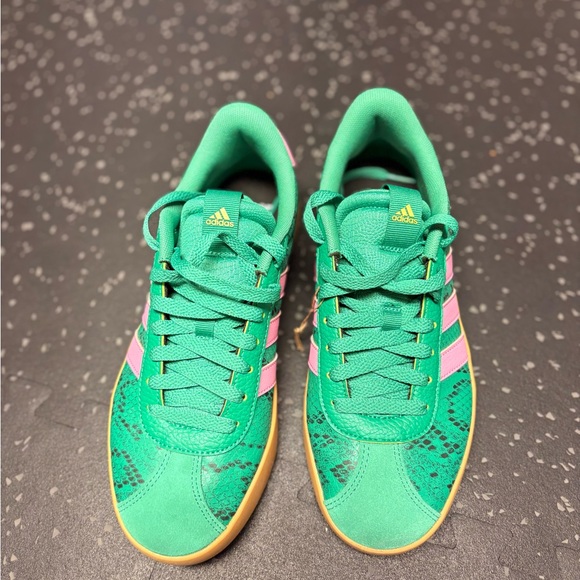 WORN ONCE Adidas Sneakers in Green and Pink - Picture 3 of 7
